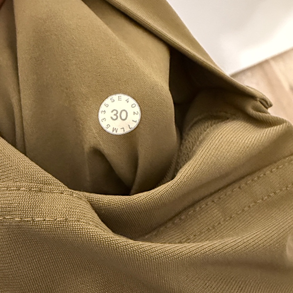 Lululemon ABC Pant Men 30x32 Tan Classic Fit Warpstreme Stretch Chino LM5335SE - Picture 11 of 13